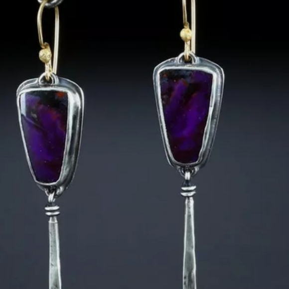 Purple enamel dangle earring - Picture 3 of 5